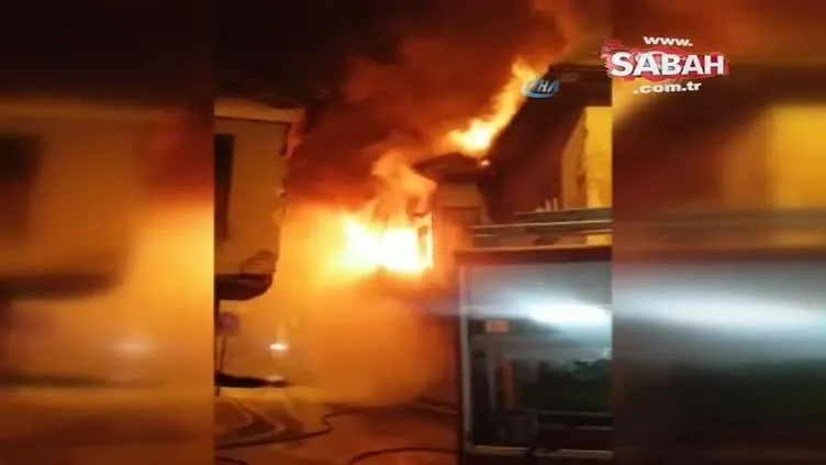 Isparta’da ahşap ev alev alev yandı