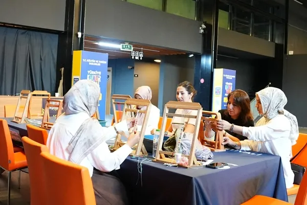 van-kultur-yolu-festivali-tum-coskusuyla-devam-ediyor-1784380505467.jpeg