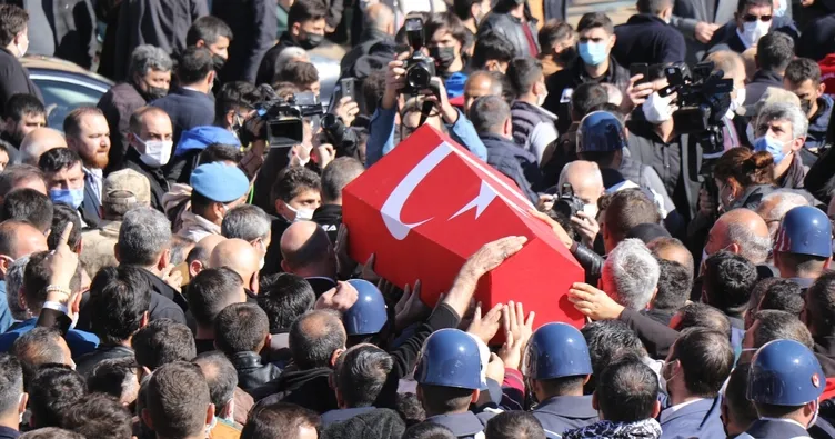 Onbinlerce Dadaş, şehidini uğurladı