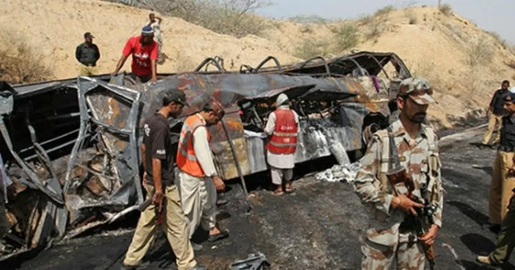 Pakistan’da kamyon kazası: 8 ölü