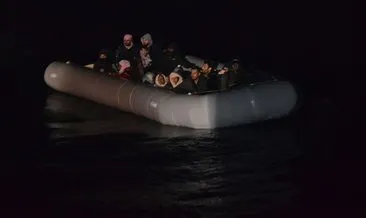 İzmir’de lastik botta sürüklenen 24 sığınmacı kurtarıldı
