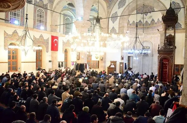 Kandil ne zaman? Regaib Kandilinde neler yapmalı? İşte 2018 kandil tarihleri ve yarın Regaip Kandilinde yapılması gerekenler...