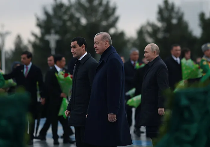 son-dakika-baskan-erdogandan-turkmenistanda-onemli-aciklamalar-gazzede-ateskes-kalici-olmali-1765520769651.jpg Son dakika | Başkan Erdoğan'dan Türkmenistan'da önemli açıklamalar: Gazze'de ateşkes kalıcı olmalı