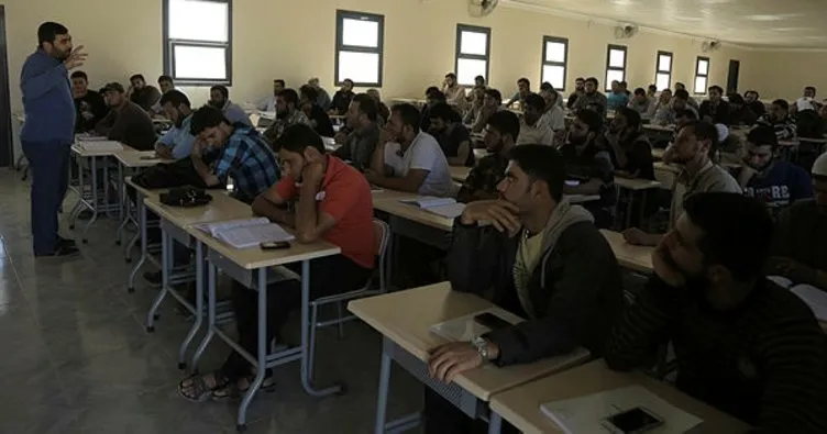 Suriyeli öğrencilere burs verildi