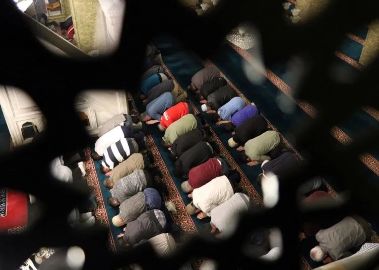 Ramazan ayının ilk teravih namazı kılındı