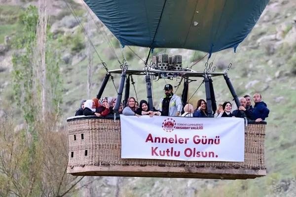 calisan-annelere-anneler-gunune-ozel-balon-turu-1746891317628.jpg