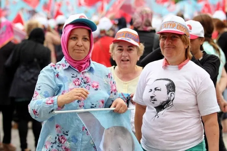 Başbakan Erdoğan tarihi yolculuğa Samsun’da başladı
