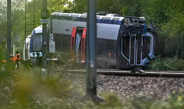 Fransa’da korkutan kaza: Tren ile otomobil çarpıştı