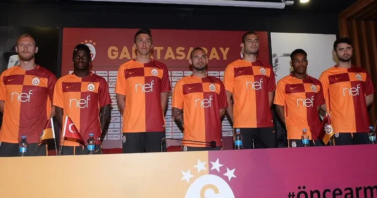 Galatasaray yeni sezon parçalı formasını tanıttı