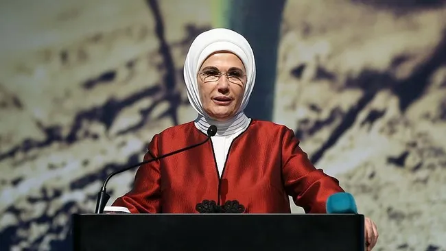 emine-erdogan-bir-sofrada-miras-programina-katildi-turk-mutfagi-asirlara-yayilan-vitrindir-1779392227969.jpg