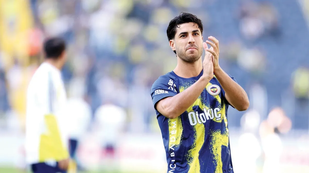 Oğuz Aydın, Kerem Aktürkoğlu'nun önünde