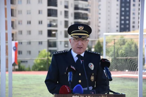 turk-polis-teskilatina-404-yeni-nefer-404-genc-kahraman-goreve-ugurlandi-1782384364765.jpg