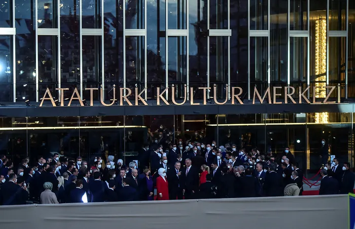 son-dakika-yeni-akm-cumhuriyet-bayraminda-acildi-1635522515053.jpg Başkan Erdoğan: Atatürk Kültür Merkezi eski Türkiye ve yeni Türkiye fotoğrafının en belirgin göründüğü yerdir