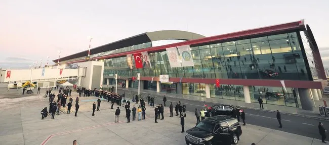 yeni-terminal-binasiyla-yolcu-kapasitesi-6-milyona-cikti-1737149096079.jpeg