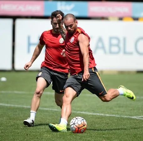Galatasaray, Sneijder’e rest çekti: Kendine kulüp bul