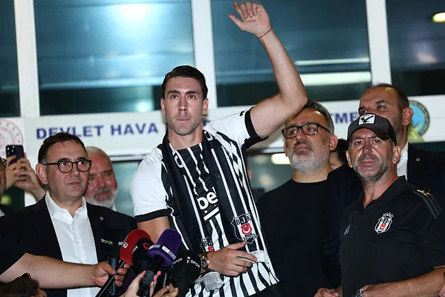 dusan-vlahovic-transferi-icin-italyanlardan-surpriz-yorum-onu-zirveye-tasiyan-isimle-birlikte-1786613521160.jpg