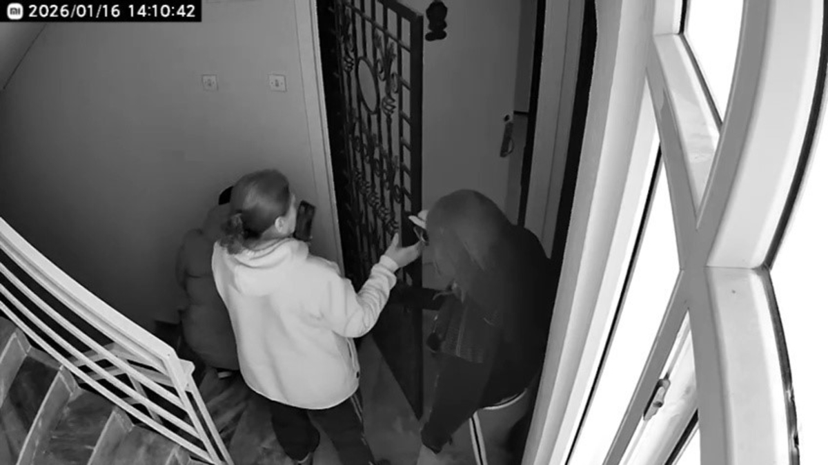 Hemşire kadın zorla evine girildiğini iddia etmişti: Boşanma aşamasındaki eşten yanıt geldi! Hemşire kadın zorla evine girildiğini iddia etmişti: Boşanma aşamasındaki eşten yanıt geldi!