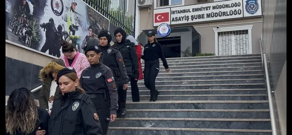 hasarli-araclarin-sasi-numaralarini-uyarlayarak-vurgun-yapmislardi-change-oto-dolandiricilari-adliyeye-sevk-ed-1778225628019.jpg