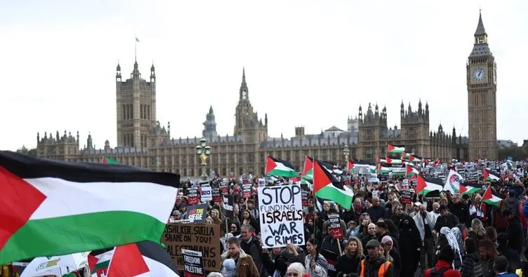 İsrail’in soykırımına dur dediler: Londra’da on binler Gazze halkı için sokakta!