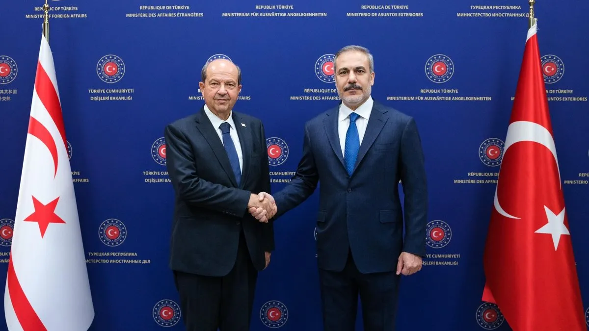Dışişleri Bakanı Hakan Fidan KKTC Cumhurbaşkanı Ersin Tatar ile görüştü Dışişleri Bakanı Hakan Fidan KKTC Cumhurbaşkanı Ersin Tatar ile görüştü