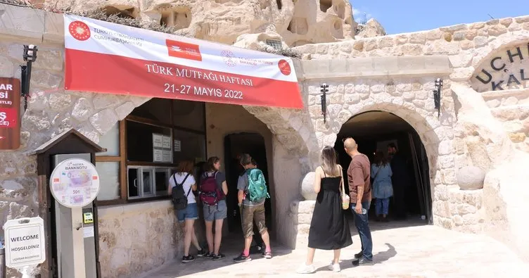 Türk Mutfağı Haftası’nda turistlere Türk yemekleri ikram edildi
