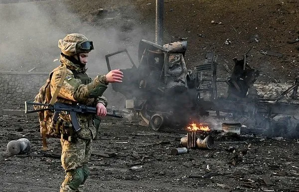 Rusya Ukrayna savaşı şiddetlenerek devam ediyor! Zelenskiy’den flaş açıklama: Havalimanı yerler bir...