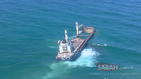 Şile'de 8 ay önce karaya oturan gemi kaderine terk edildi