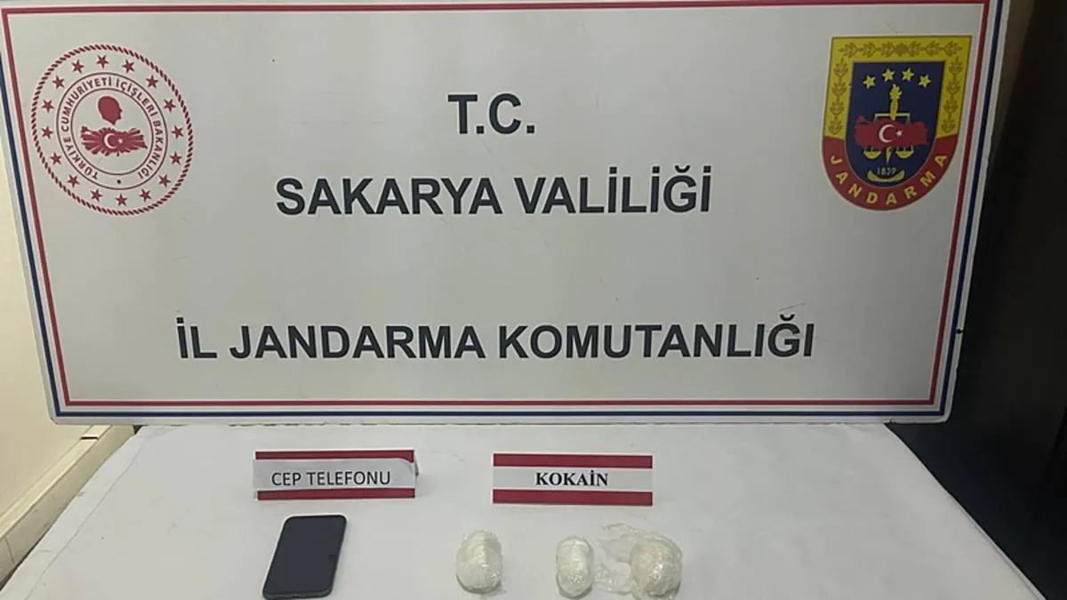 Sakarya’da uyuşturucu operasyonu: 1 milyonluk kokain ele geçirildi! Sakarya’da uyuşturucu operasyonu: 1 milyonluk kokain ele geçirildi!