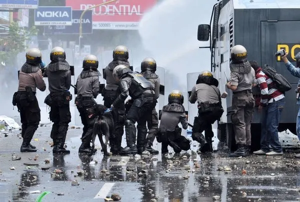 Endonezya'da benzine zam protesto edildi