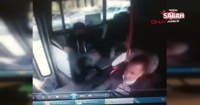 Adana’da halk otobüsünde ücret ödememek için dehşet saçan iki genç kamerada!