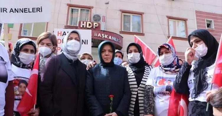 TBMM Başkanı Şentop’un eşi Sabriye Şentop, Diyarbakır annelerini ziyaret etti