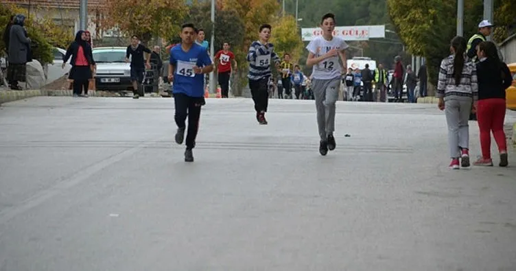 Çorum’da Kargı Panayırı etkinlikleri kapsamında atletizm yarışları düzenlendi