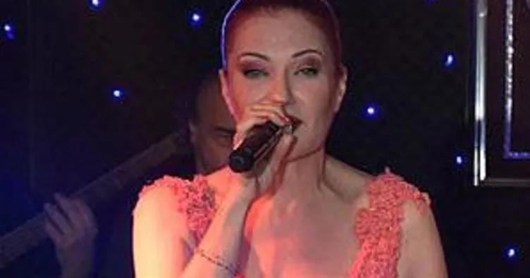 Yeni filminde tesettürlü bir kadını oynayan i̇rem sak’tan ilk poz geldi Yılbaşı gecesi Kıbrıs’ta zirve yapacak - Son Dakika Magazin Haberleri