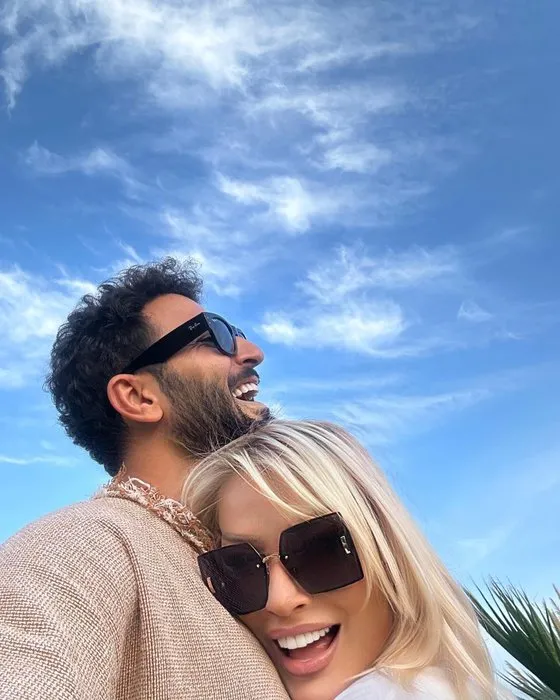 Seda Sayan ve eşi Çağlar Ökten’in ‘aşk’ tablosu! Berlin’i kasıp kavurdular