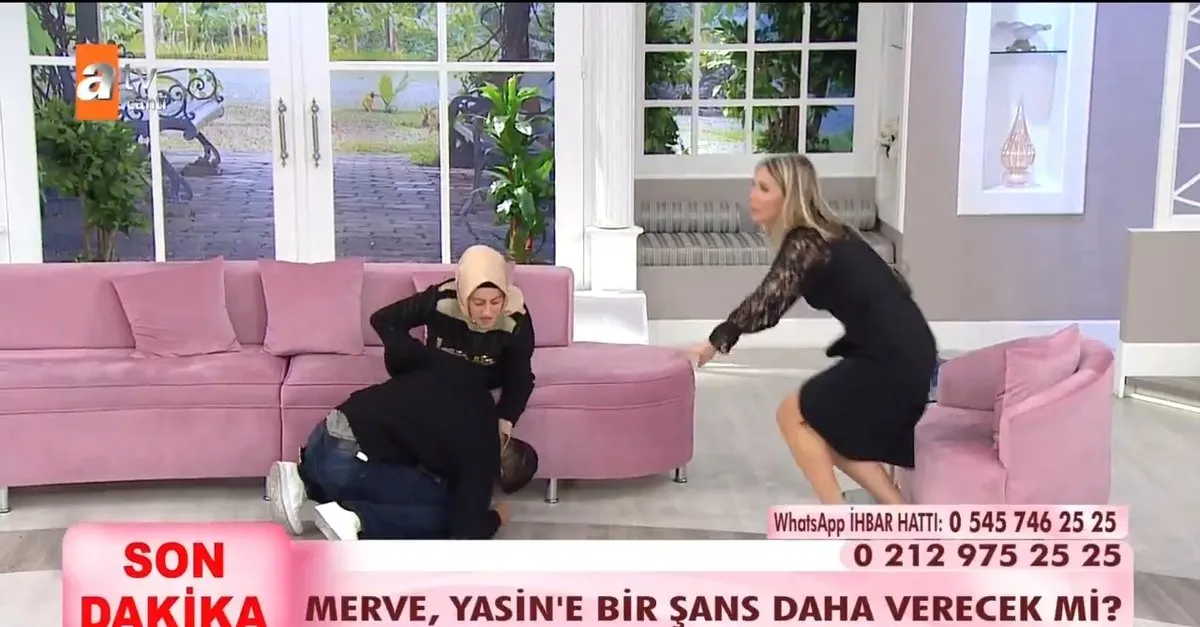 esra erol da karisinin ayaklarini operek aglayip eve donmesi icin yalvaran koca sosyal medyada olay oldu video videosunu izle son dakika haberleri esra erol da karisinin ayaklarini operek aglayip eve donmesi icin yalvaran koca sosyal medyada olay oldu video videosunu izle son dakika haberleri
