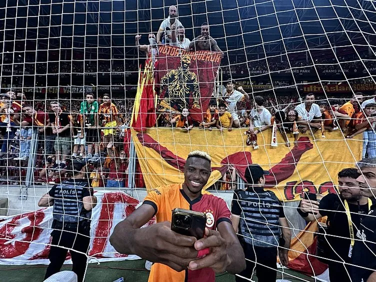 Osimhen ile Abdülkerim arasında ilginç diyalog! Galatasaray-Rizespor maçında gol sonrası...