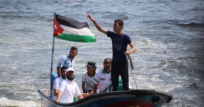 Mavi Marmara anısına denize açılan o filo kuşatıldı!