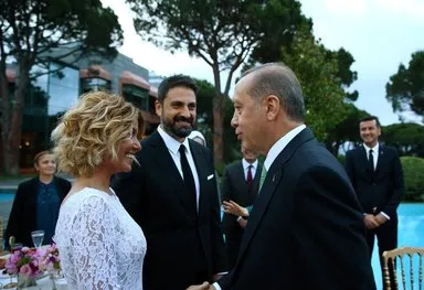 Cumhurbaşkanı Erdoğan sanatçı ve sporcuları ağırladı