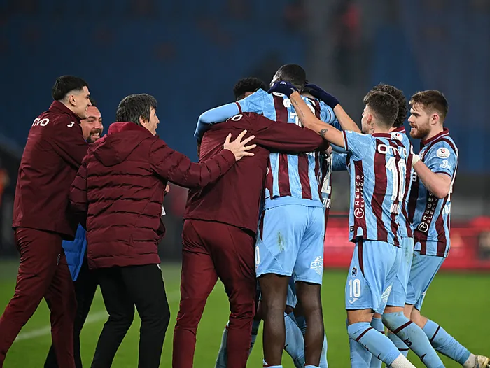 son-dakika-trabzonspor-kasimpasa-engelini-2-golle-gecti-zirve-takibini-surdurdu-1769195339102.jpeg