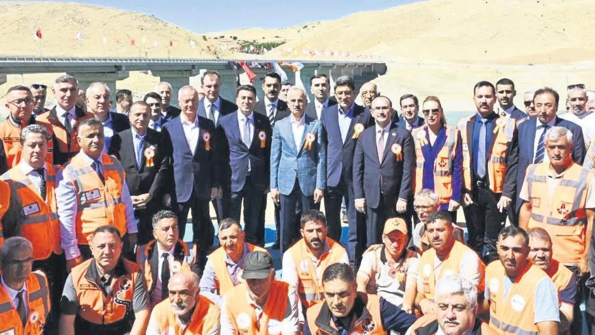88 yıllık köprü yenilendi