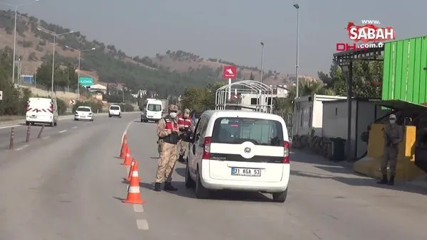 Jandarma kontrol noktasından geçerken elindeki tabancayla video çeken şüpheli yakalandı | Video