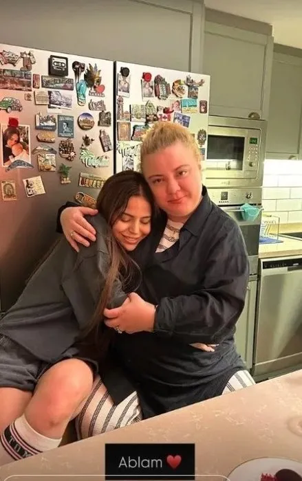 Ablasının acısıyla sarsılmıştı! Simge Sağın’dan duygu yüklü paylaşım: Çok özlüyorum seni!