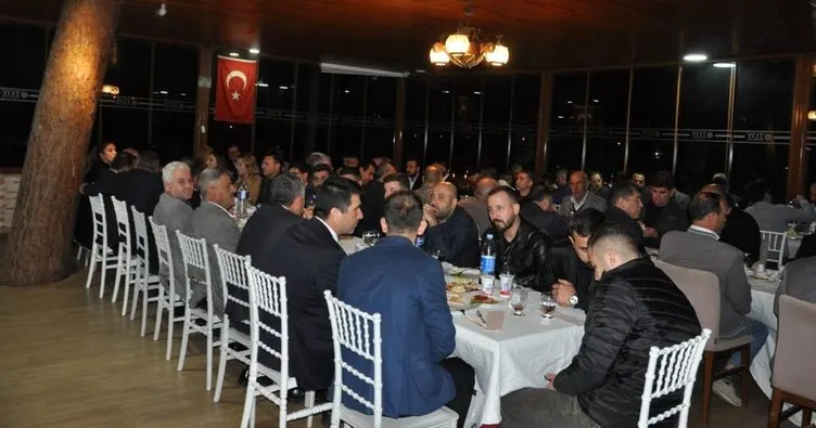 AK Parti ve MHP Tarsus ilçe başkan ve Yönetim Kurulu üyeleri yemekte buluştu