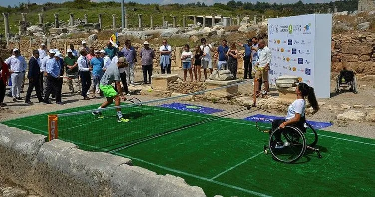 Perge’de tenis şovu