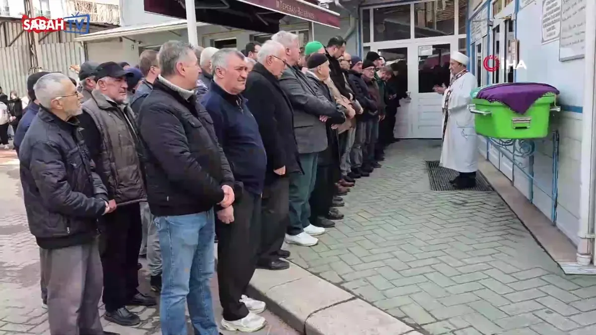 Antalya’da otobüs kazasında ölen 47 yaşındaki kadın son yolculuğuna uğurlandı | Video videosunu izle Antalya’da otobüs kazasında ölen 47 yaşındaki kadın son yolculuğuna uğurlandı | Video videosunu izle
