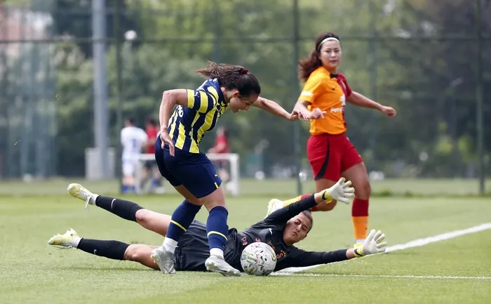 galatasarayi-eleyen-fenerbahce-kadin-super-liginde-finale-yukseldi-1684586403597.jpg