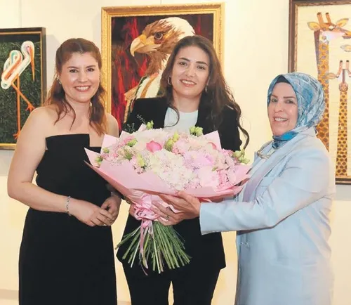cam-mozaikte-33-kadinin-ortak-hikayesi-1781885888029.jpeg