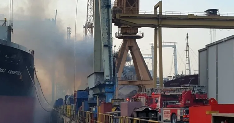 Tuzla’da tersanedeki bir gemide yangın çıktı