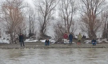 Muş’ta nehirde kaybolan Yağmur için suya 50 metrelik ağ çekildi #mus