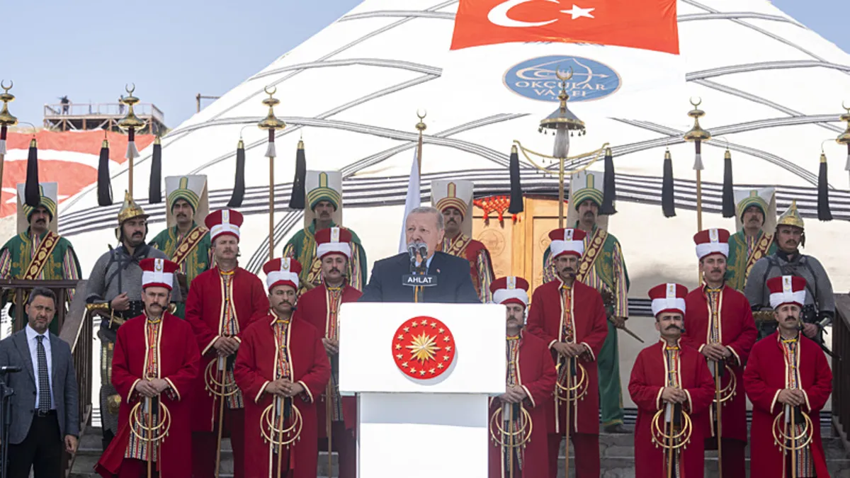 Başkan Erdoğan: Ahlat Kızılelma'nın anahtarıdır